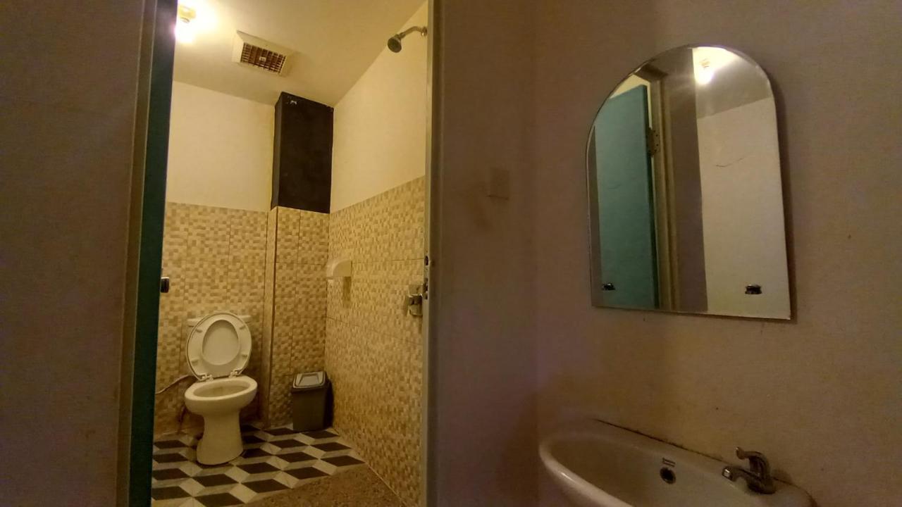 Dc Hotel & Hostel ลาบวนบาโจ ภายนอก รูปภาพ