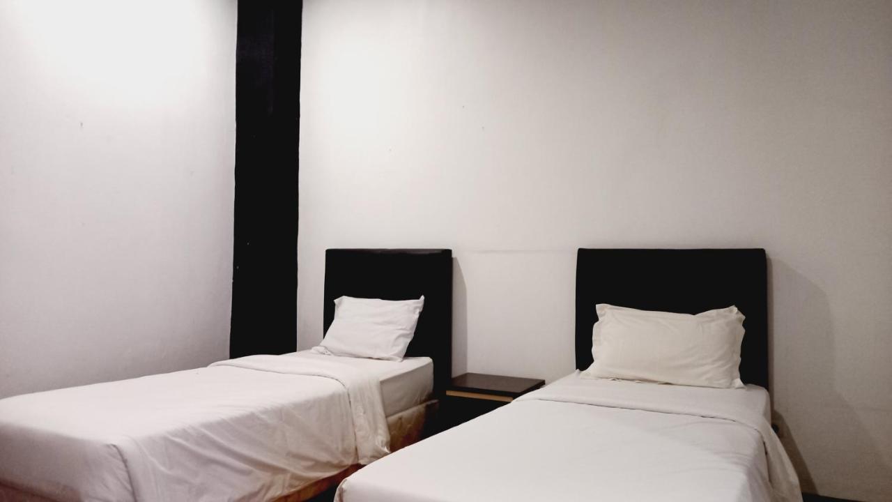 Dc Hotel & Hostel ลาบวนบาโจ ภายนอก รูปภาพ