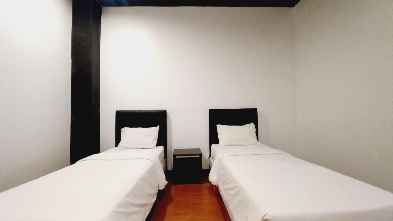 Dc Hotel & Hostel ลาบวนบาโจ ภายนอก รูปภาพ