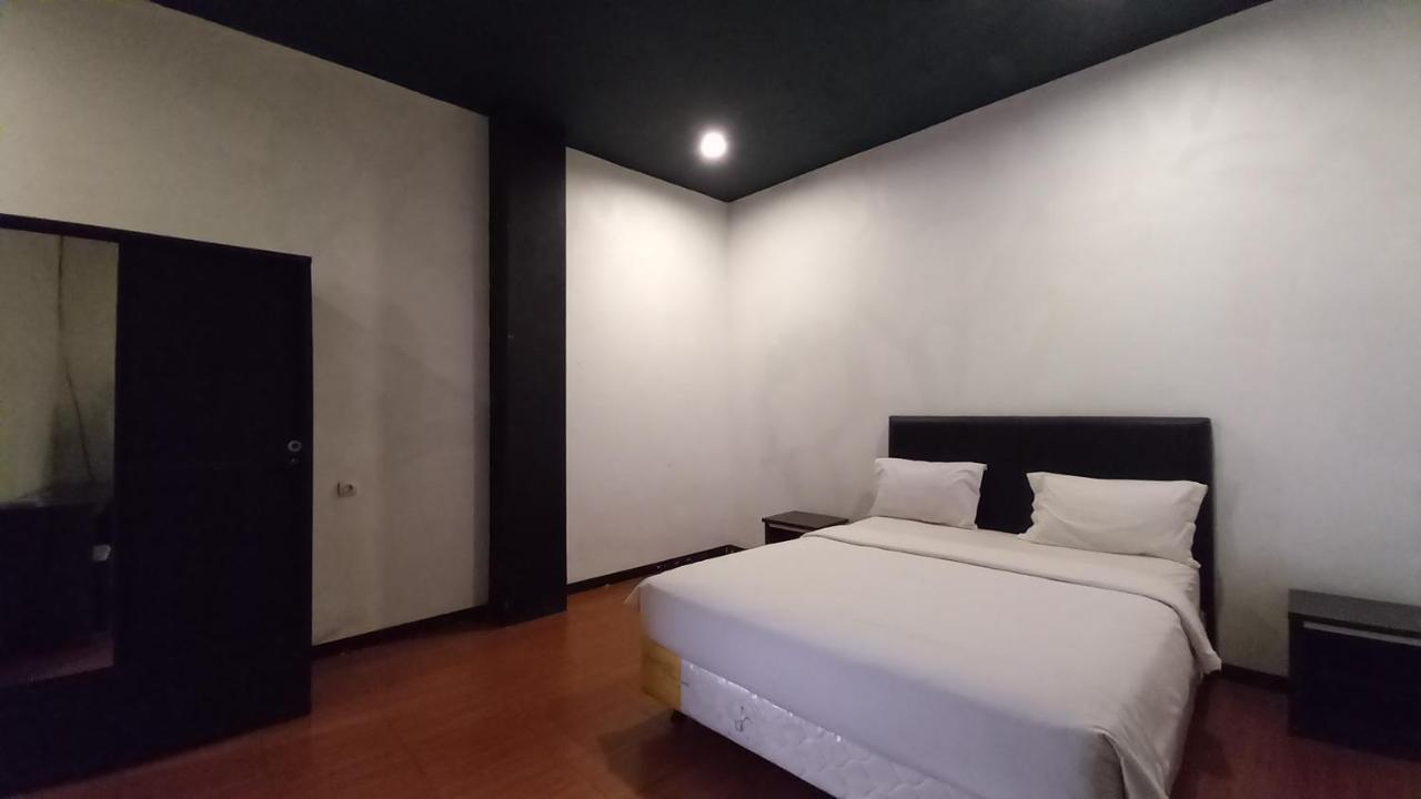 Dc Hotel & Hostel ลาบวนบาโจ ภายนอก รูปภาพ