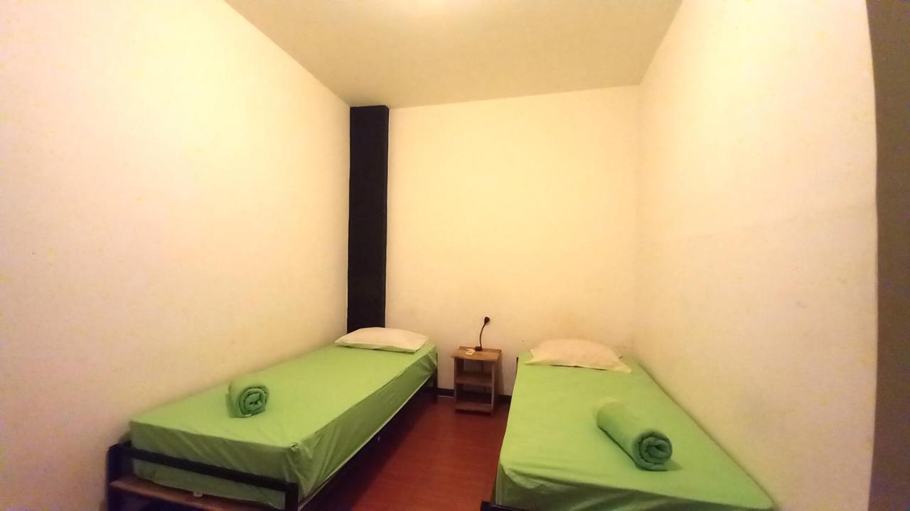 Dc Hotel & Hostel ลาบวนบาโจ ภายนอก รูปภาพ