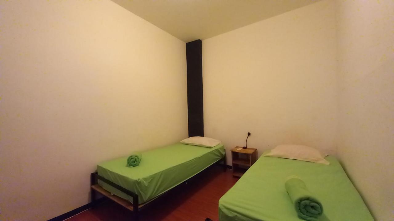 Dc Hotel & Hostel ลาบวนบาโจ ภายนอก รูปภาพ