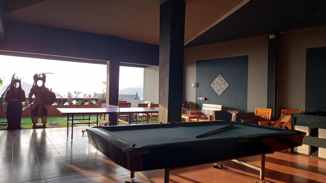 Dc Hotel & Hostel ลาบวนบาโจ ภายนอก รูปภาพ